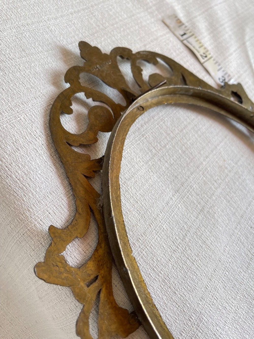 Ornate Oval Metal Wall Frame - Antique Brass - Picture 9 of 15
